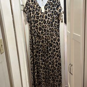 Elegant Leopard Print Maxi Dress